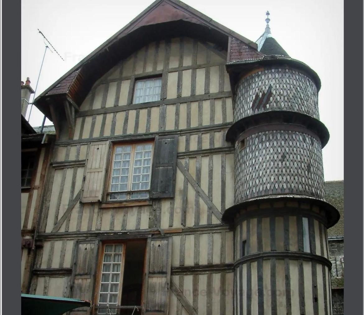 Le Treize Au Coeur Du Bouchon Troyes
